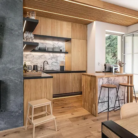 Luxury 2 Bedroom Mountain Escape *